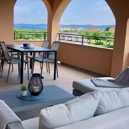 Luxury Garden Sukošan