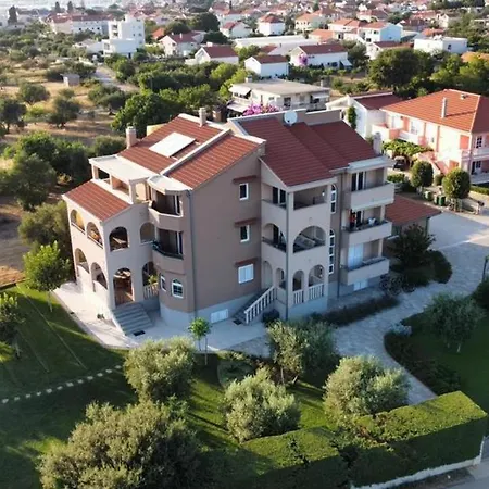 Luxury Garden Sukošan