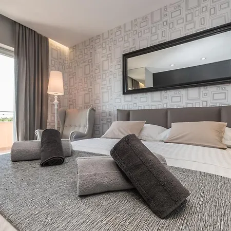 Luxury Garden Sukošan