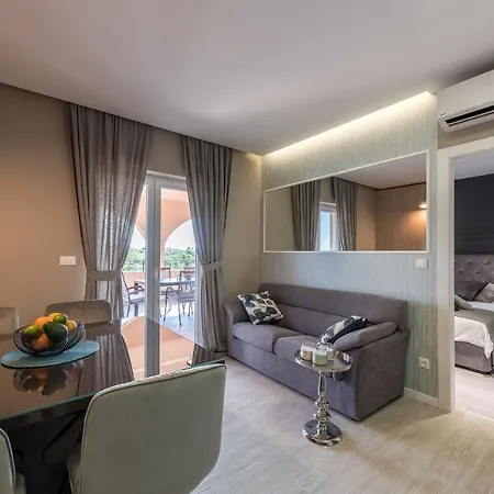 Luxury Garden Apartament Sukošan