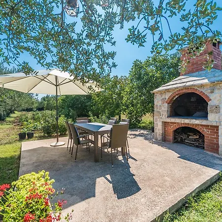Luxury Garden Lägenhet Sukošan