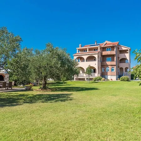 Luxury Garden Sukošan