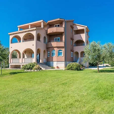 Apartament Luxury Garden *