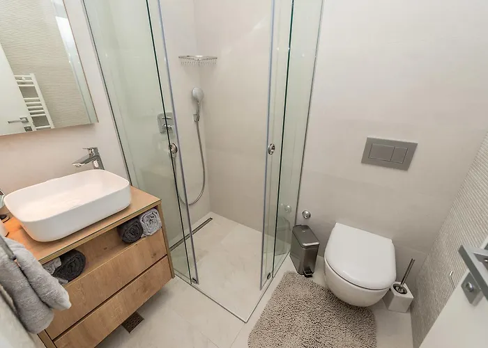 Luxury Garden Appartement Sukošan