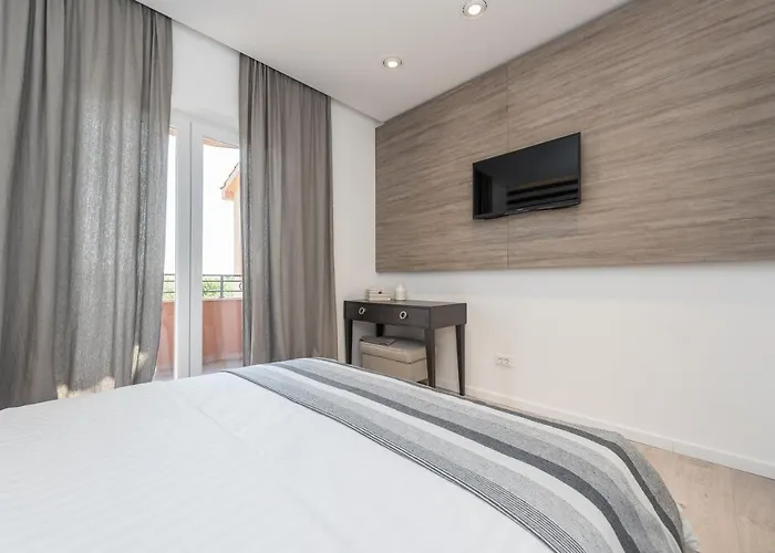 Luxury Garden Sukošan