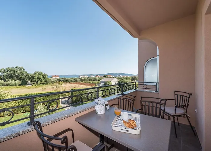 Luxury Garden דירה *