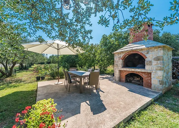 Luxury Garden דירה Sukošan