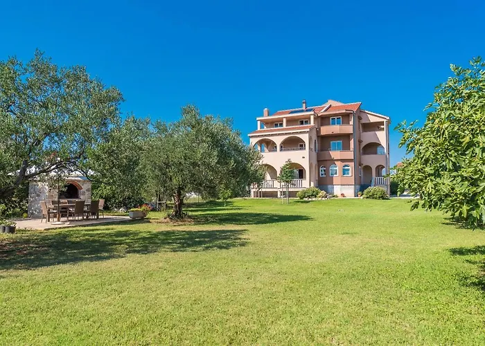 Luxury Garden Sukošan