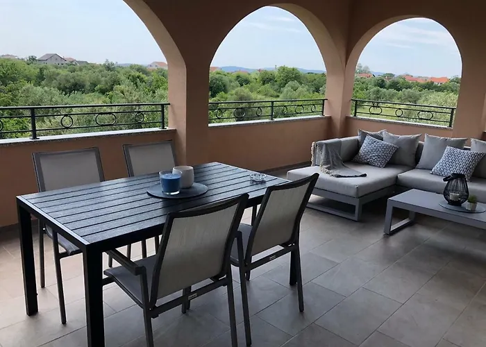 Luxury Garden דירה *