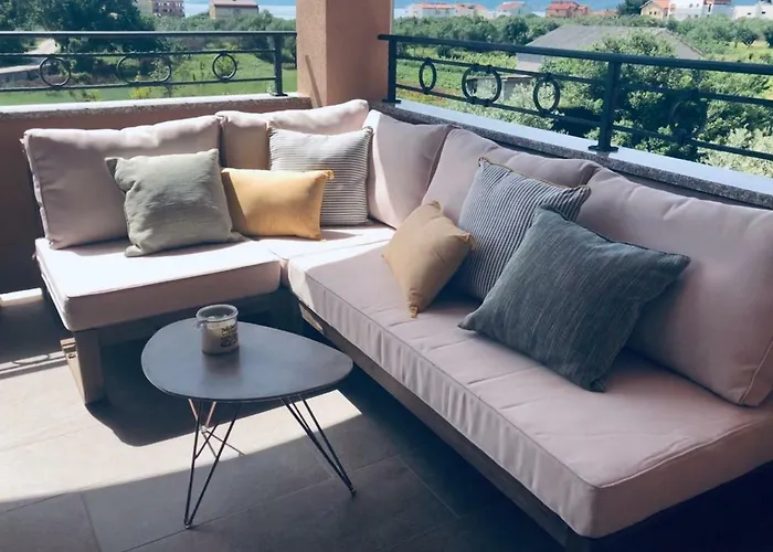 Luxury Garden דירה